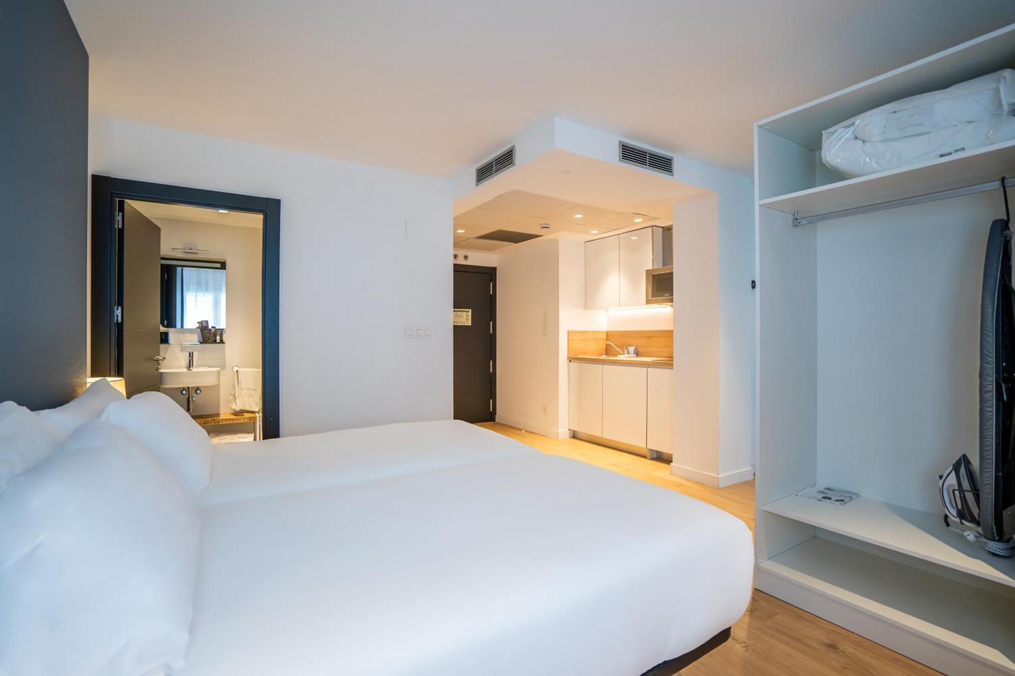 Abba Apartments Playa De Gros Сан Себастиан Екстериор снимка