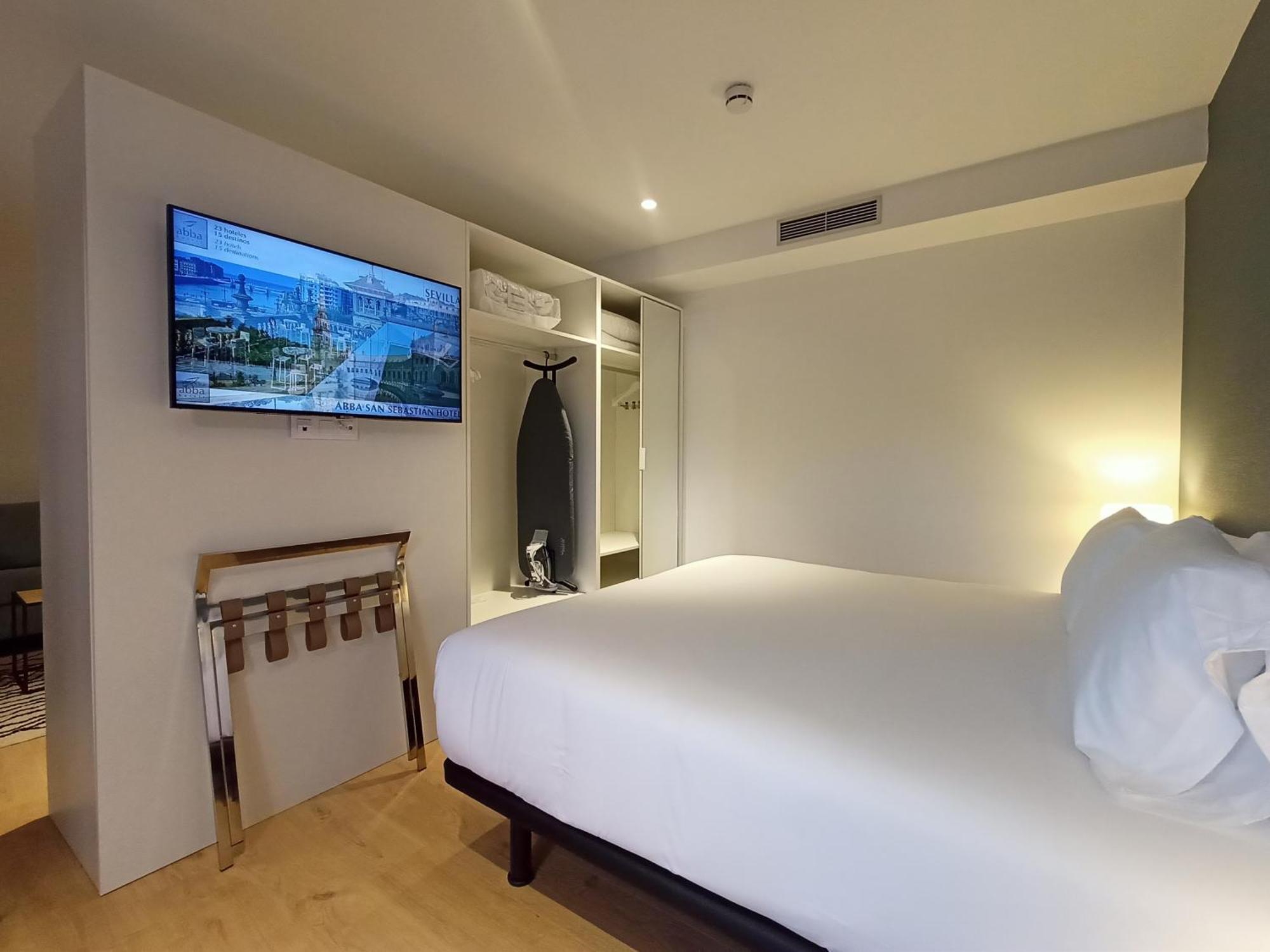 Abba Apartments Playa De Gros Сан Себастиан Екстериор снимка