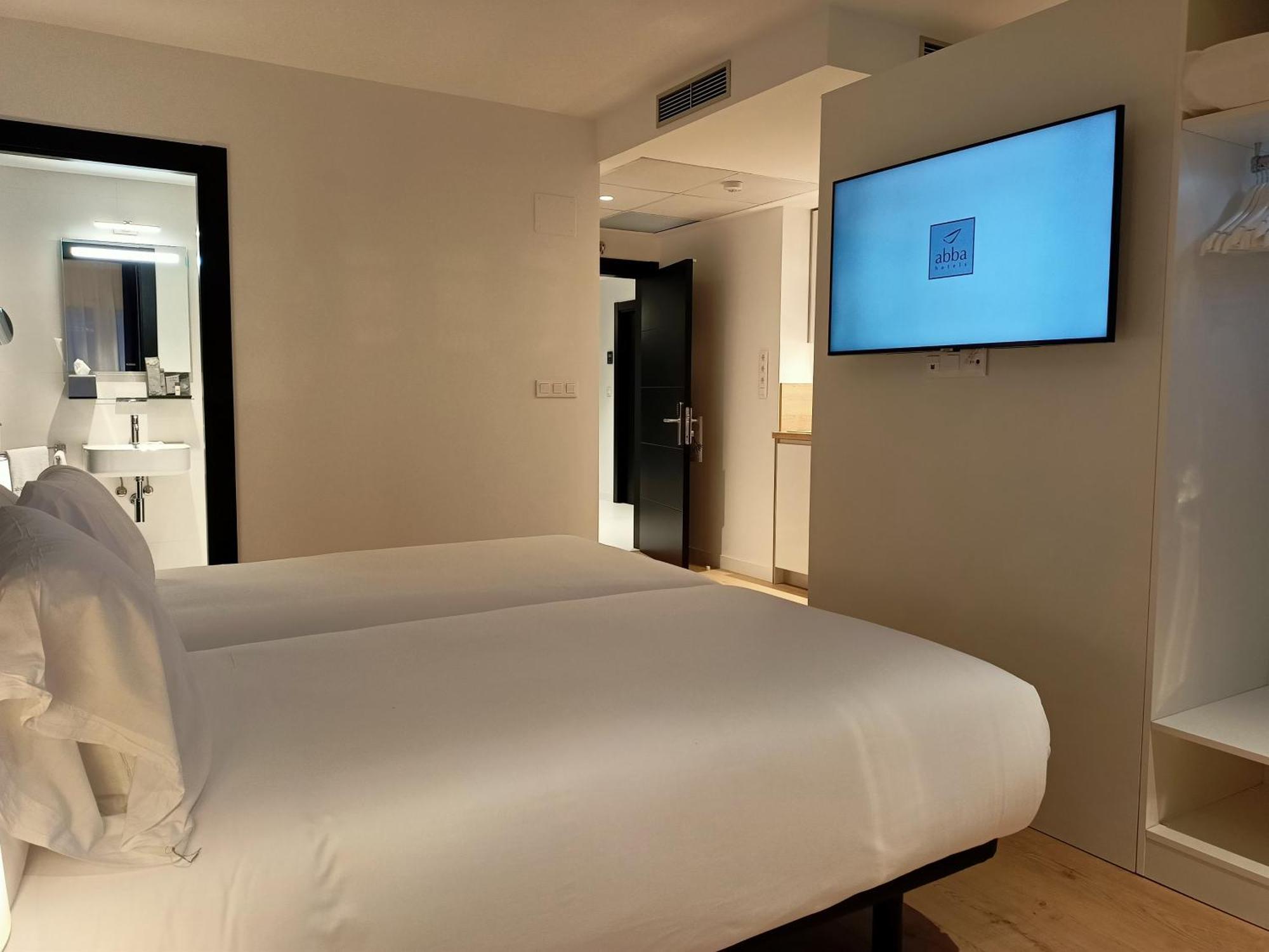 Abba Apartments Playa De Gros Сан Себастиан Екстериор снимка